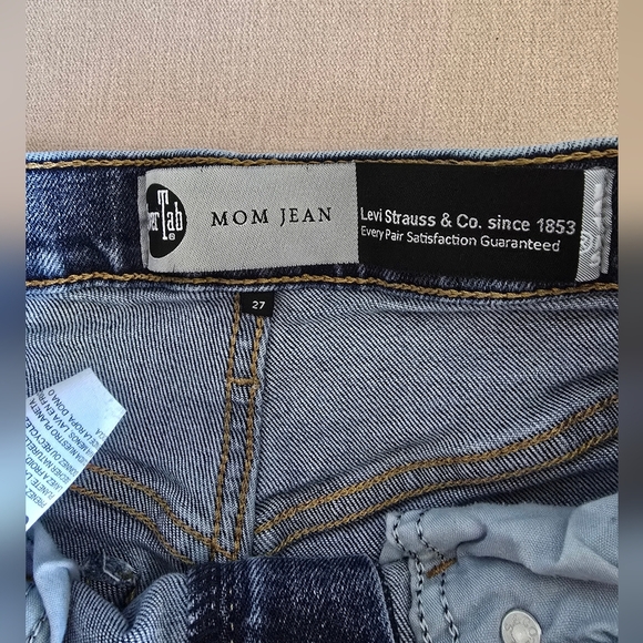 Levi's Women's Blue Jeans - Picture 7 of 8